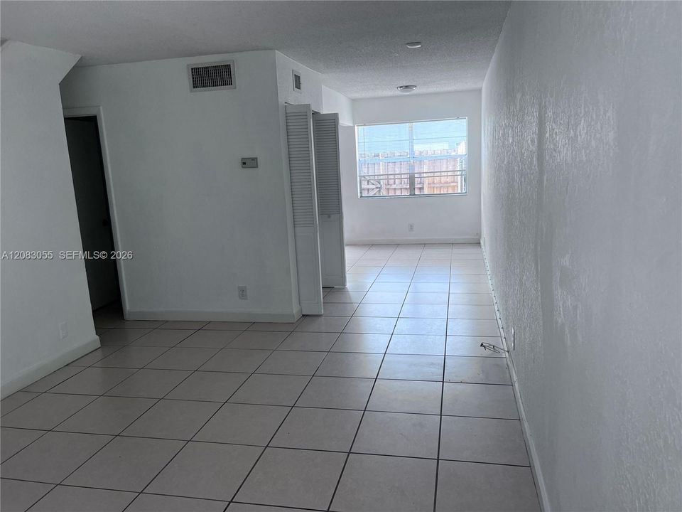 В аренду: $1,950 (2 спален, 1 ванн, 938 Квадратных фут)