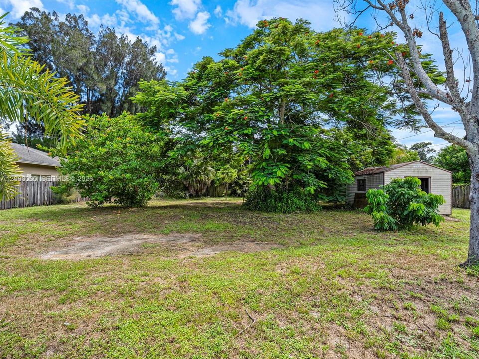 For Sale: $595,000 (3 beds, 2 baths, 1152 Square Feet)