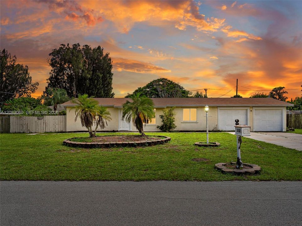 For Sale: $595,000 (3 beds, 2 baths, 1152 Square Feet)