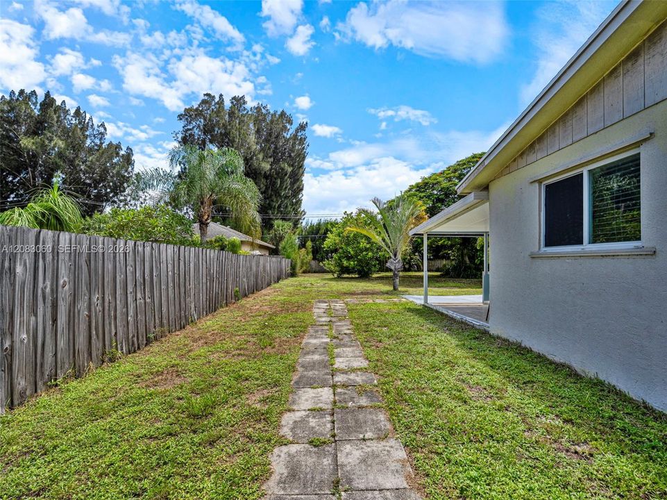 For Sale: $595,000 (3 beds, 2 baths, 1152 Square Feet)