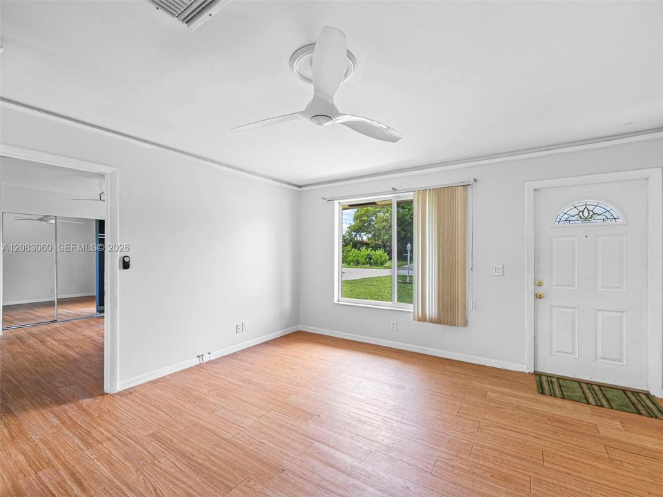 For Sale: $595,000 (3 beds, 2 baths, 1152 Square Feet)