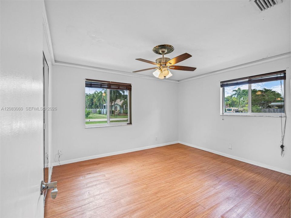 For Sale: $595,000 (3 beds, 2 baths, 1152 Square Feet)