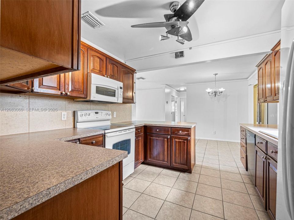 For Sale: $595,000 (3 beds, 2 baths, 1152 Square Feet)