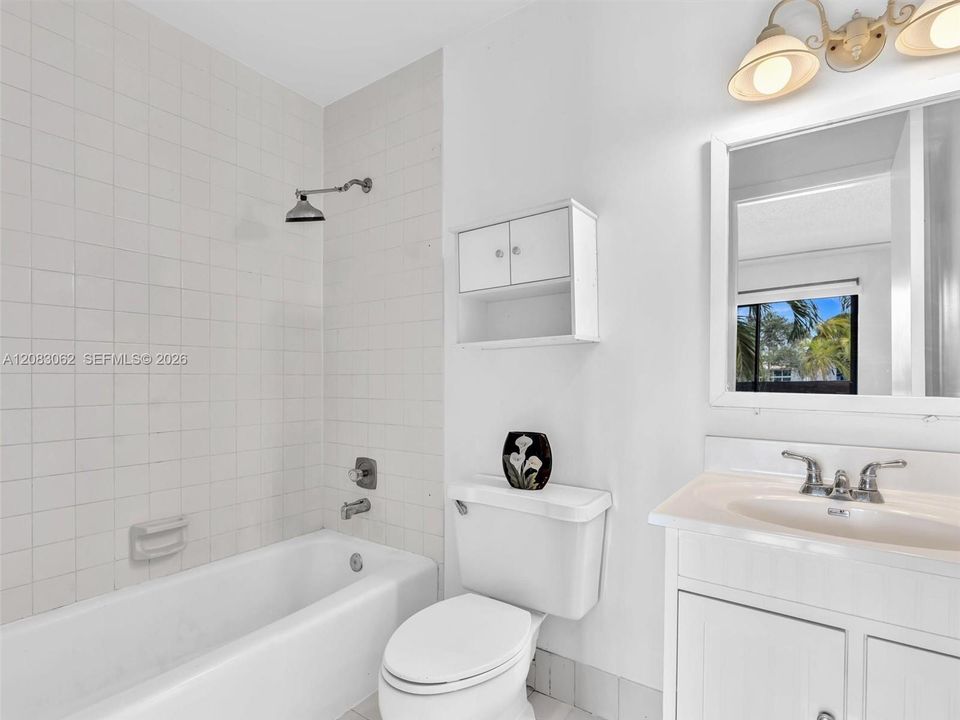 For Sale: $429,900 (2 beds, 2 baths, 1392 Square Feet)
