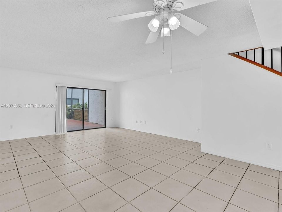 For Sale: $429,900 (2 beds, 2 baths, 1392 Square Feet)