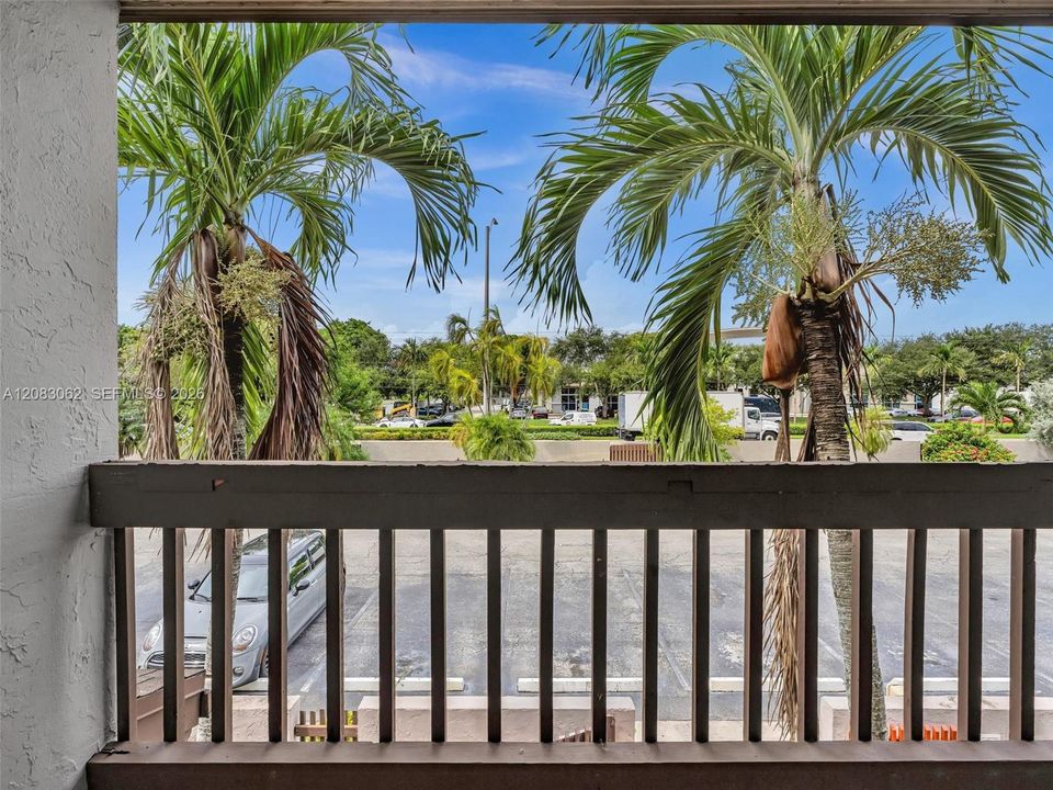 For Sale: $429,900 (2 beds, 2 baths, 1392 Square Feet)