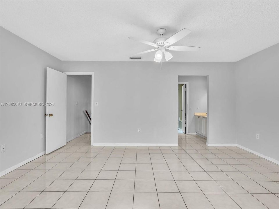 For Sale: $429,900 (2 beds, 2 baths, 1392 Square Feet)