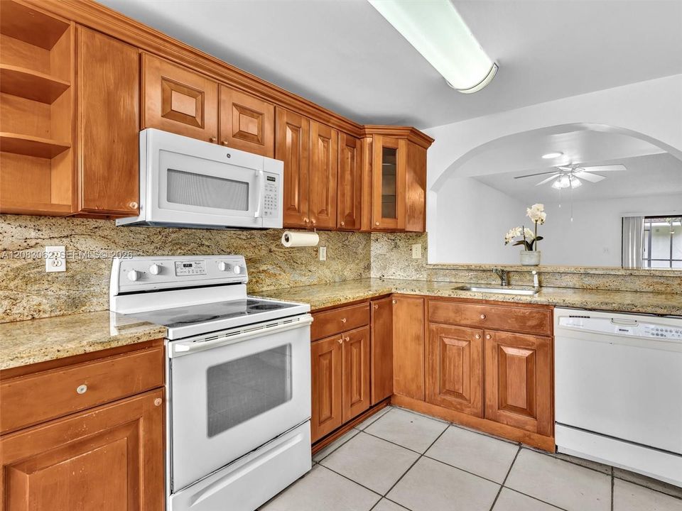 For Sale: $429,900 (2 beds, 2 baths, 1392 Square Feet)
