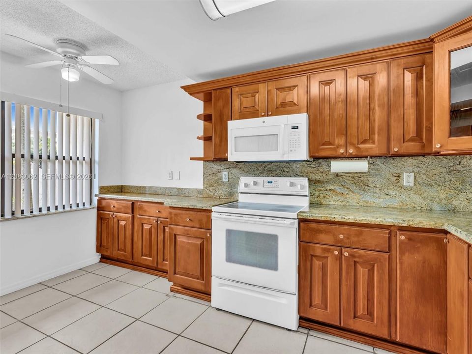 For Sale: $429,900 (2 beds, 2 baths, 1392 Square Feet)