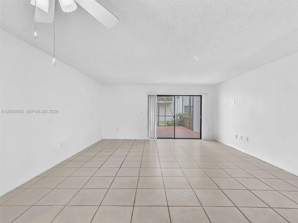 For Sale: $429,900 (2 beds, 2 baths, 1392 Square Feet)