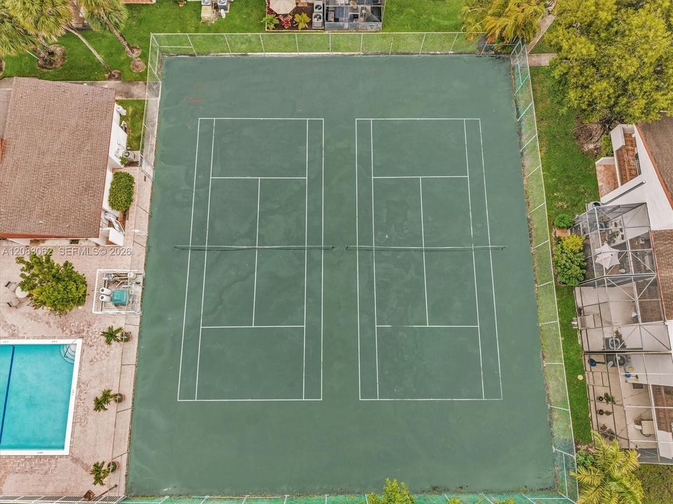 For Sale: $429,900 (2 beds, 2 baths, 1392 Square Feet)
