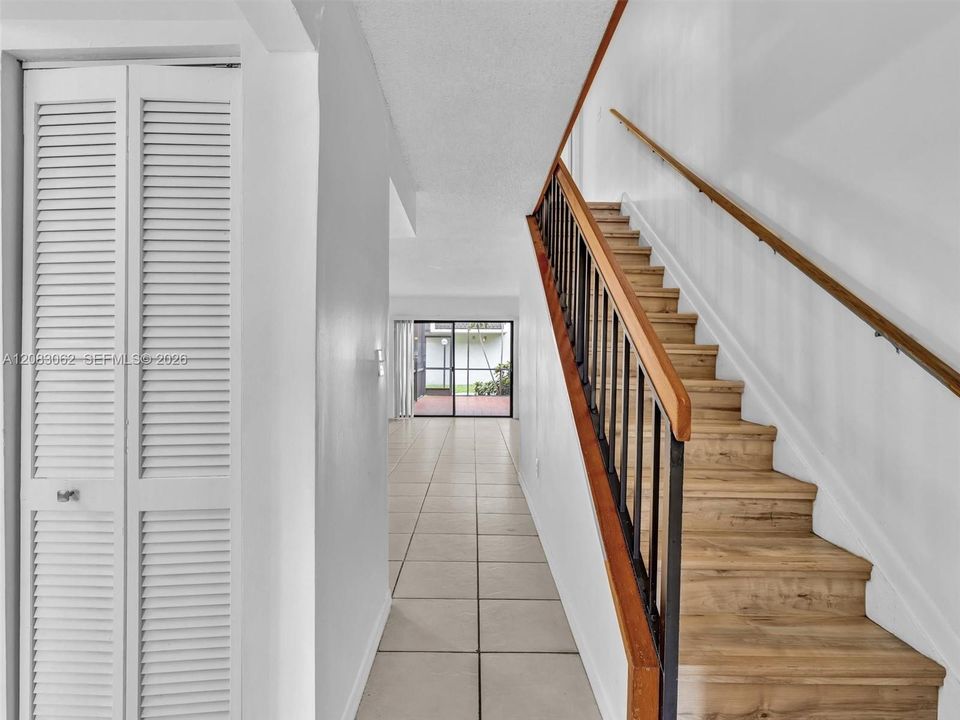 For Sale: $429,900 (2 beds, 2 baths, 1392 Square Feet)