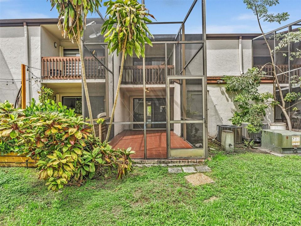 For Sale: $429,900 (2 beds, 2 baths, 1392 Square Feet)