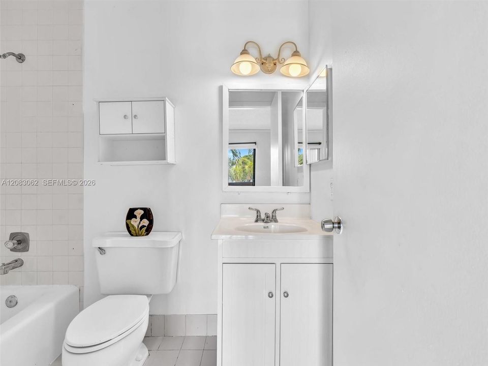 For Sale: $429,900 (2 beds, 2 baths, 1392 Square Feet)