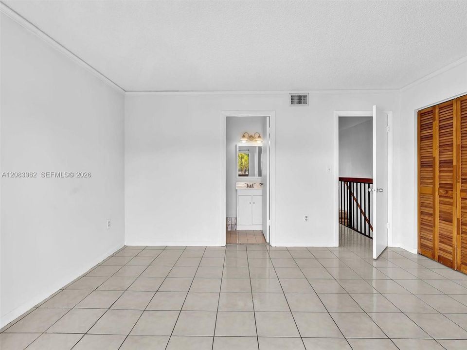 For Sale: $429,900 (2 beds, 2 baths, 1392 Square Feet)
