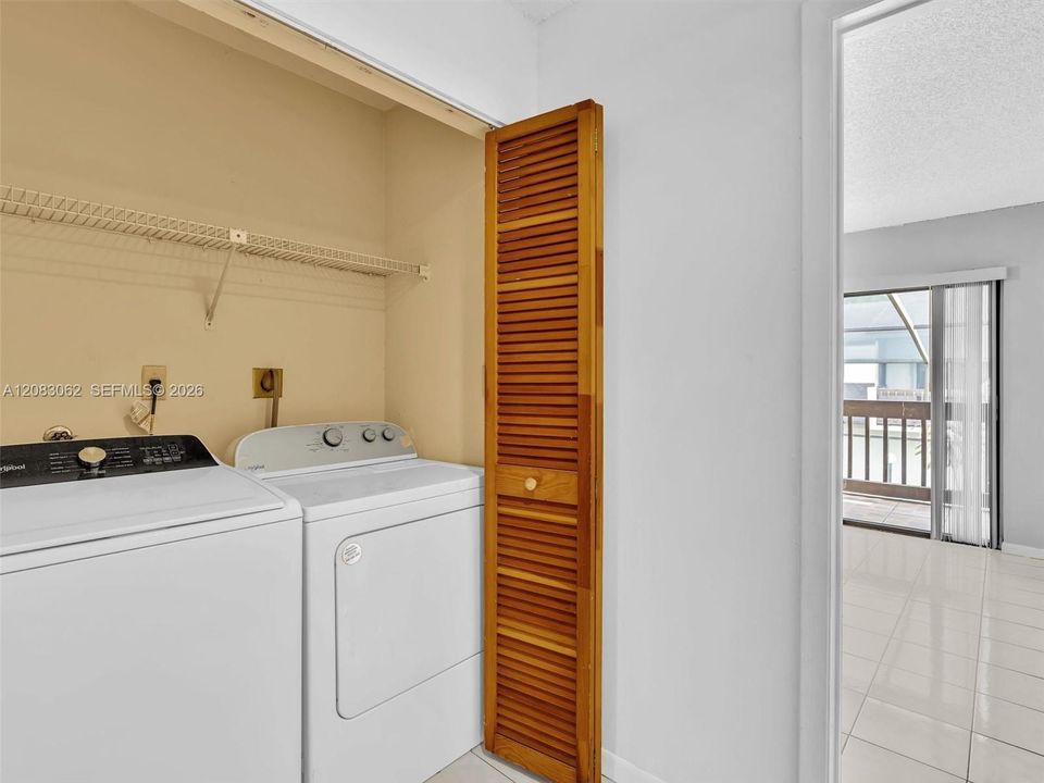 For Sale: $429,900 (2 beds, 2 baths, 1392 Square Feet)