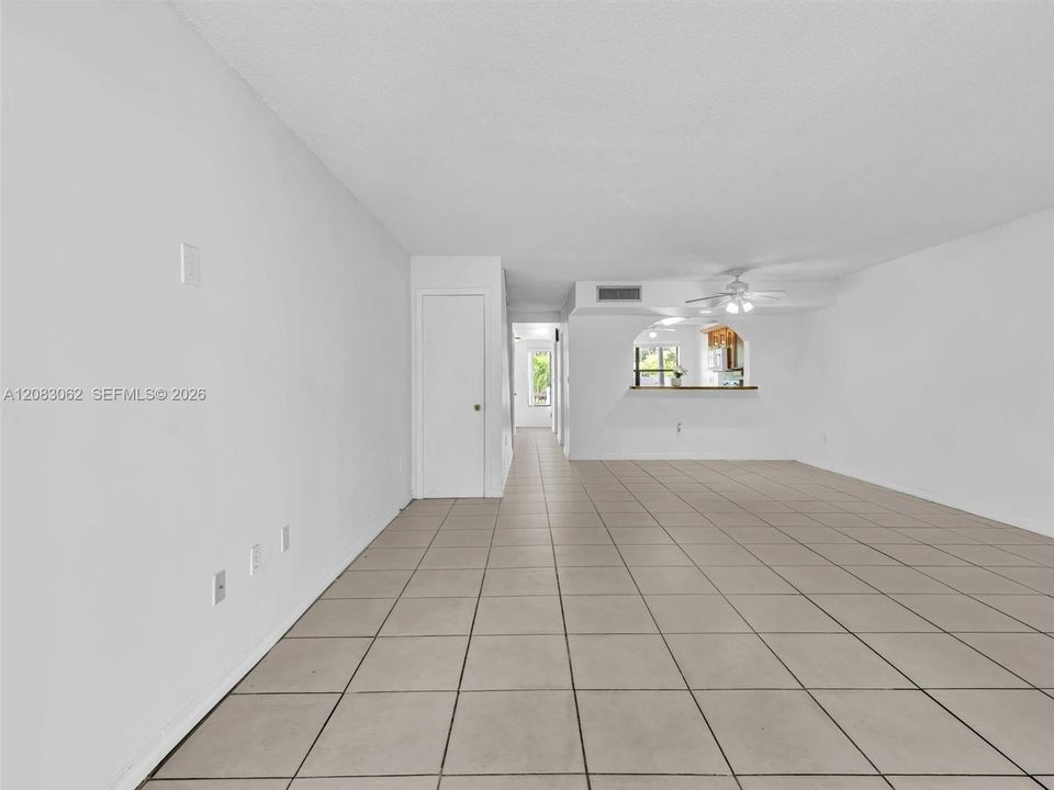 For Sale: $429,900 (2 beds, 2 baths, 1392 Square Feet)
