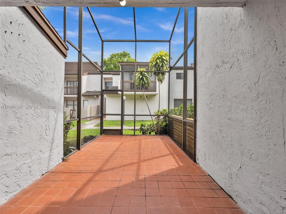 For Sale: $429,900 (2 beds, 2 baths, 1392 Square Feet)