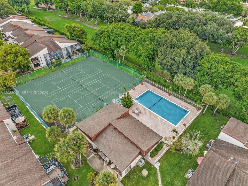 For Sale: $429,900 (2 beds, 2 baths, 1392 Square Feet)