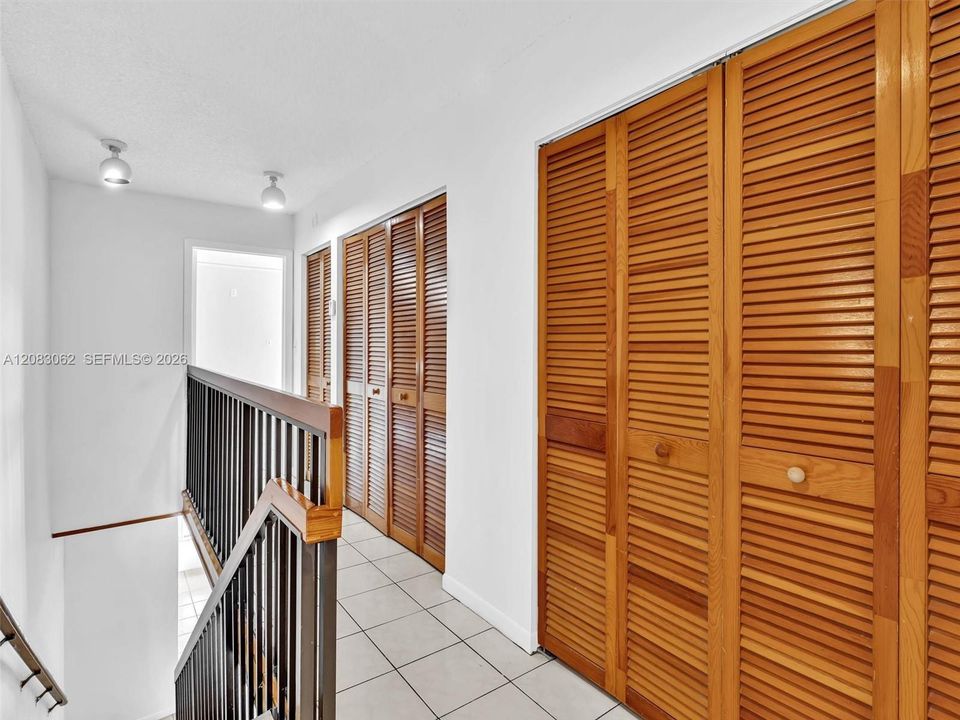 For Sale: $429,900 (2 beds, 2 baths, 1392 Square Feet)