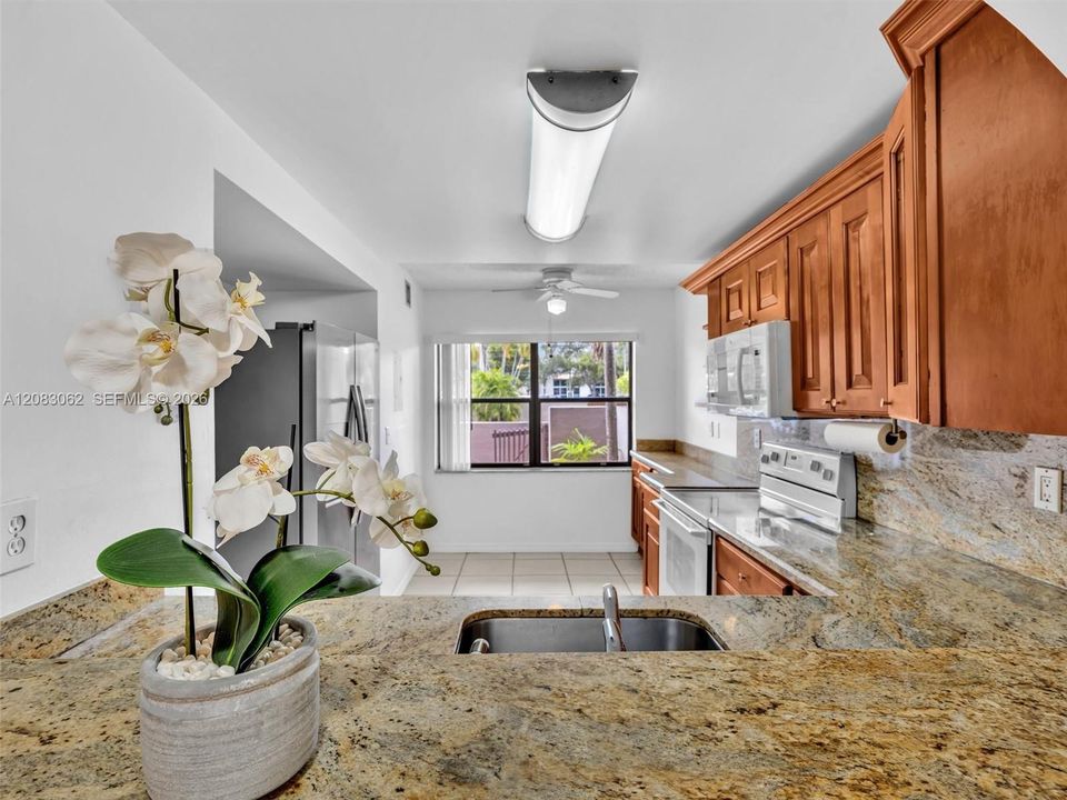 For Sale: $429,900 (2 beds, 2 baths, 1392 Square Feet)