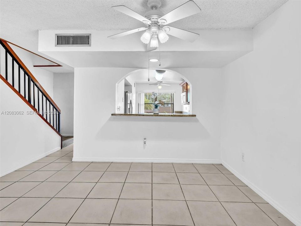 For Sale: $429,900 (2 beds, 2 baths, 1392 Square Feet)