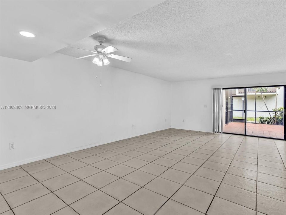 For Sale: $429,900 (2 beds, 2 baths, 1392 Square Feet)