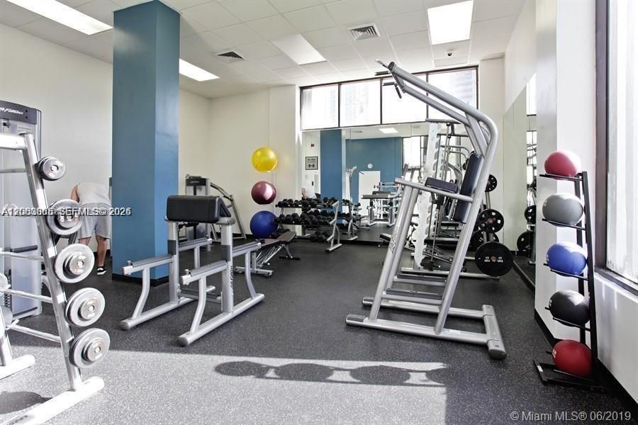 For Rent: $2,900 (2 beds, 2 baths, 1357 Square Feet)