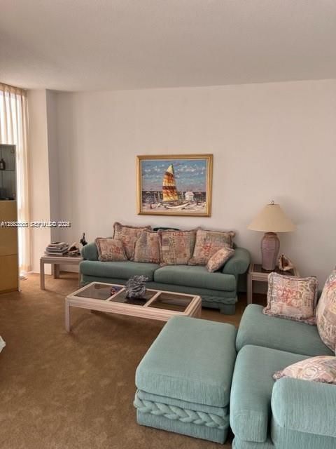 For Rent: $2,900 (2 beds, 2 baths, 1357 Square Feet)