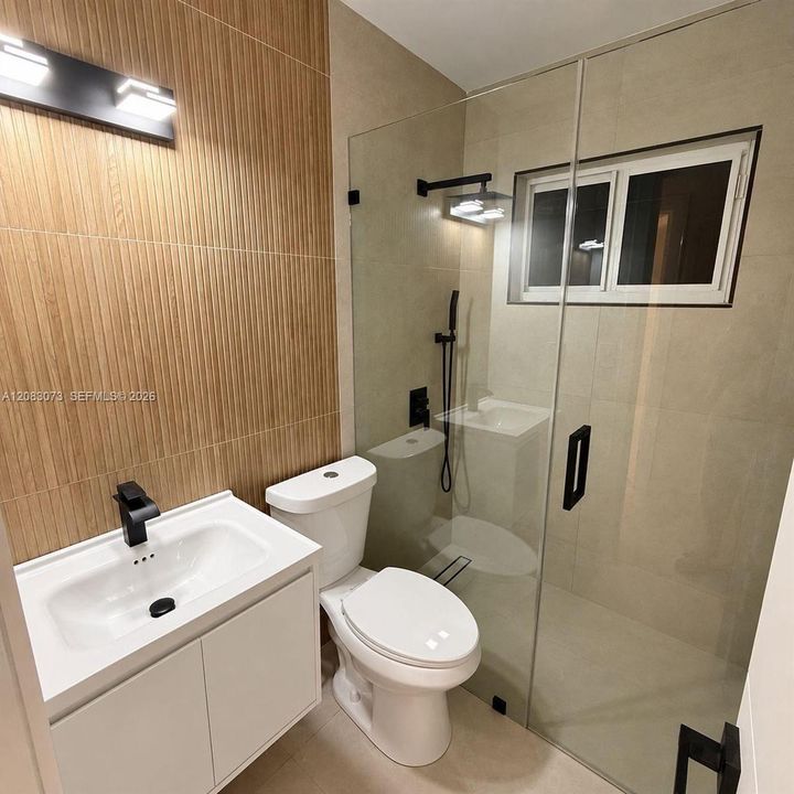 For Sale: $749,999 (6 beds, 3 baths, 1842 Square Feet)