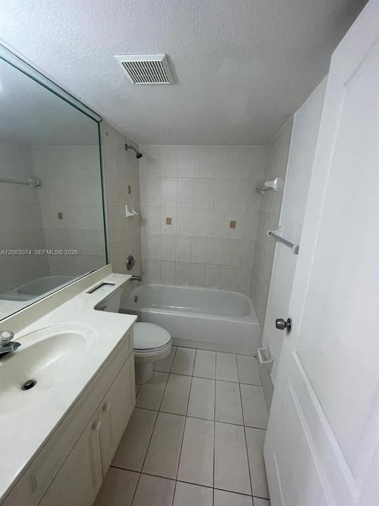 En Renta: $2,750 (3 camas, 2 baños, 1350 Pies cuadrados)
