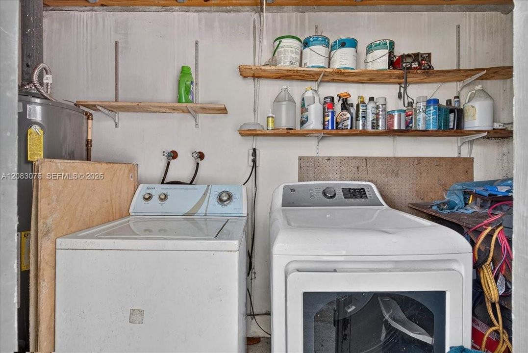 На продажу: $399,000 (3 спален, 2 ванн, 1202 Квадратных фут)