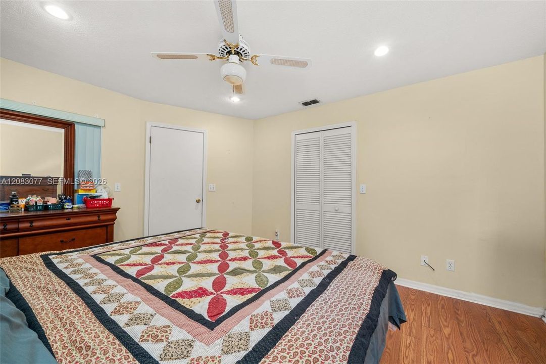 En Venta: $289,900 (3 camas, 2 baños, 1184 Pies cuadrados)