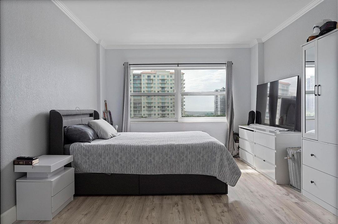 2900 NE 30th St - # 8J - 134