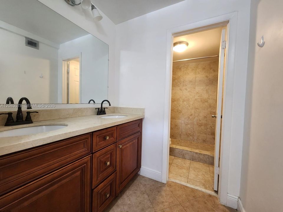 En Renta: $1,950 (2 camas, 2 baños, 1080 Pies cuadrados)