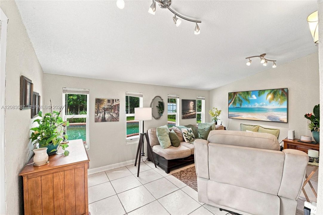 For Sale: $479,000 (4 beds, 2 baths, 1554 Square Feet)