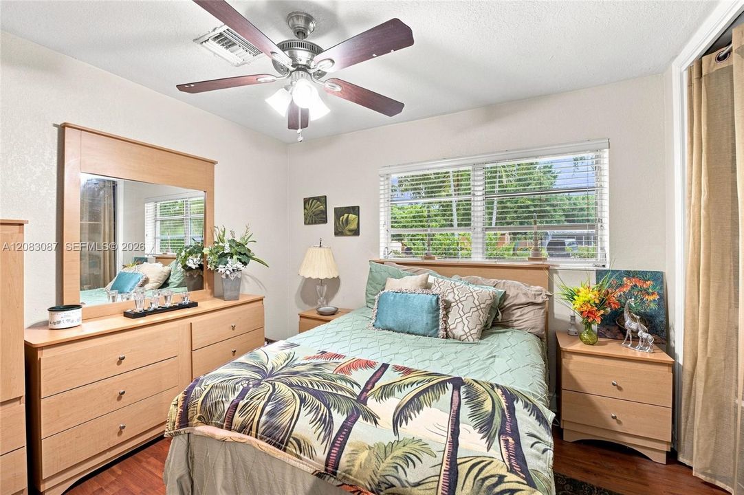 For Sale: $479,000 (4 beds, 2 baths, 1554 Square Feet)