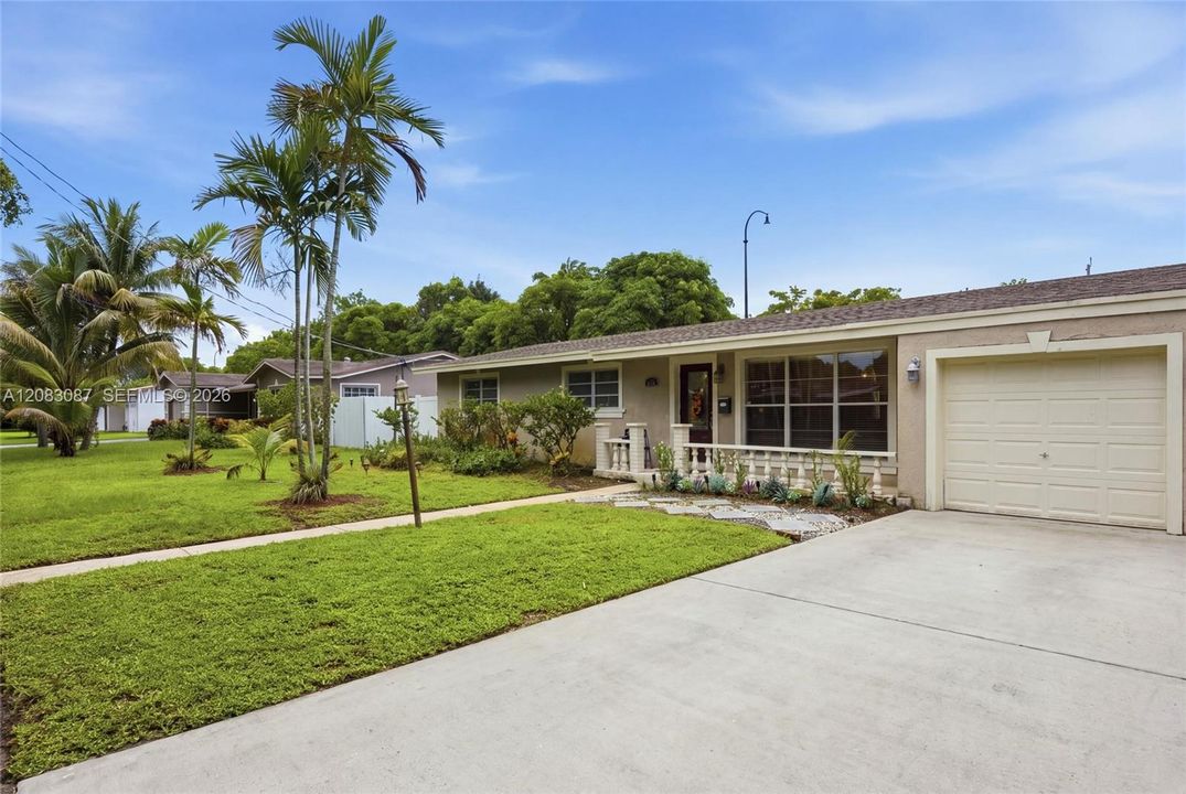 For Sale: $479,000 (4 beds, 2 baths, 1554 Square Feet)