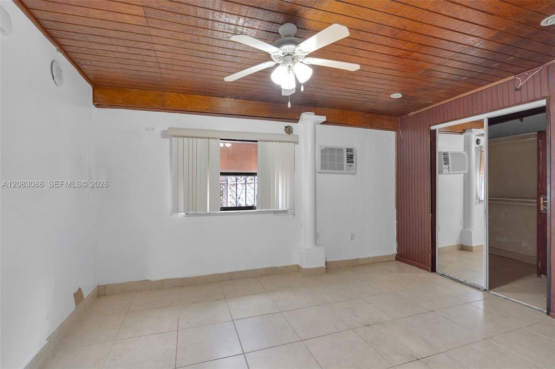 En Venta: $749,000 (5 camas, 5 baños, 2540 Pies cuadrados)