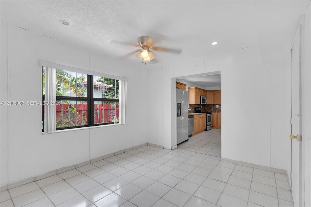 En Venta: $749,000 (5 camas, 5 baños, 2540 Pies cuadrados)