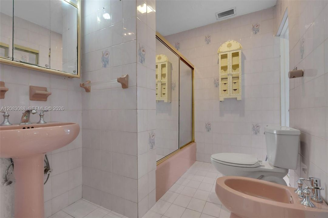 En Venta: $749,000 (5 camas, 5 baños, 2540 Pies cuadrados)