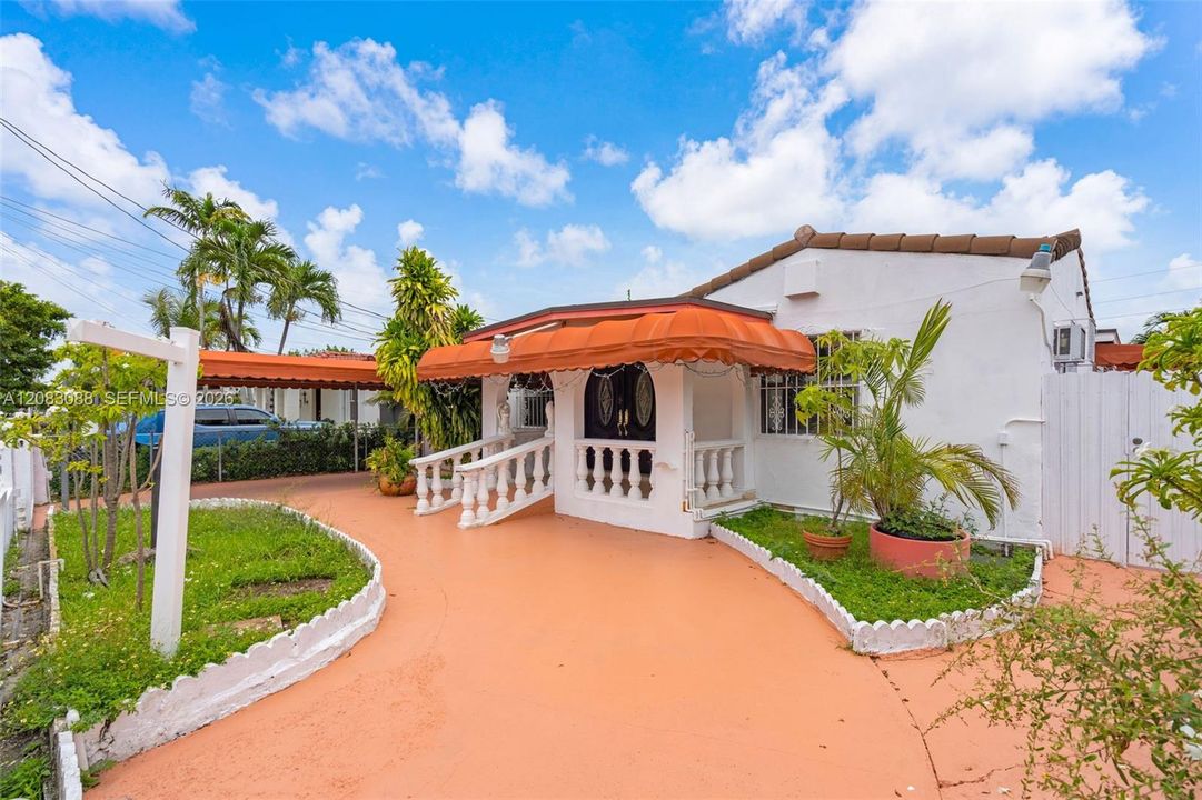 En Venta: $749,000 (5 camas, 5 baños, 2540 Pies cuadrados)