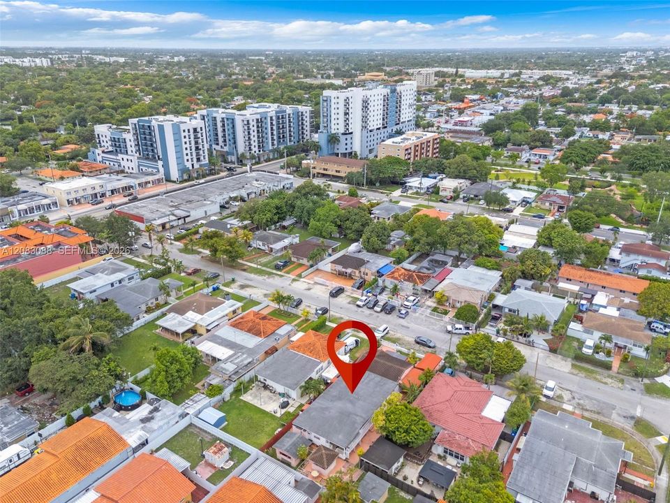 En Venta: $749,000 (5 camas, 5 baños, 2540 Pies cuadrados)
