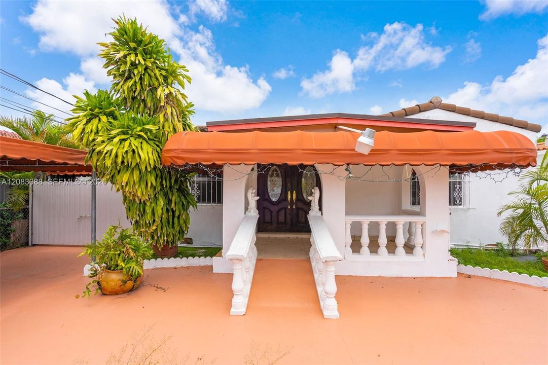 En Venta: $749,000 (5 camas, 5 baños, 2540 Pies cuadrados)