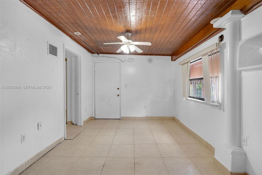 En Venta: $749,000 (5 camas, 5 baños, 2540 Pies cuadrados)