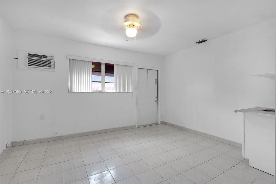 En Venta: $749,000 (5 camas, 5 baños, 2540 Pies cuadrados)