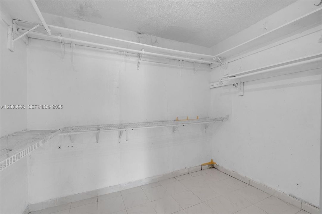 En Venta: $749,000 (5 camas, 5 baños, 2540 Pies cuadrados)
