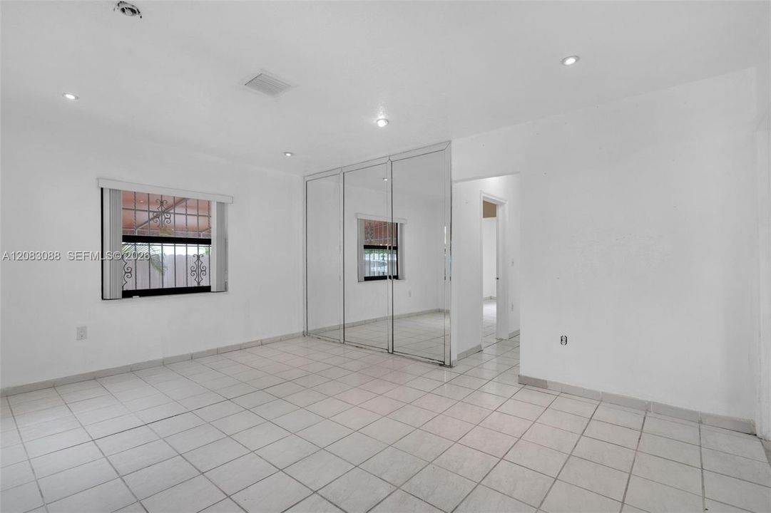 En Venta: $749,000 (5 camas, 5 baños, 2540 Pies cuadrados)