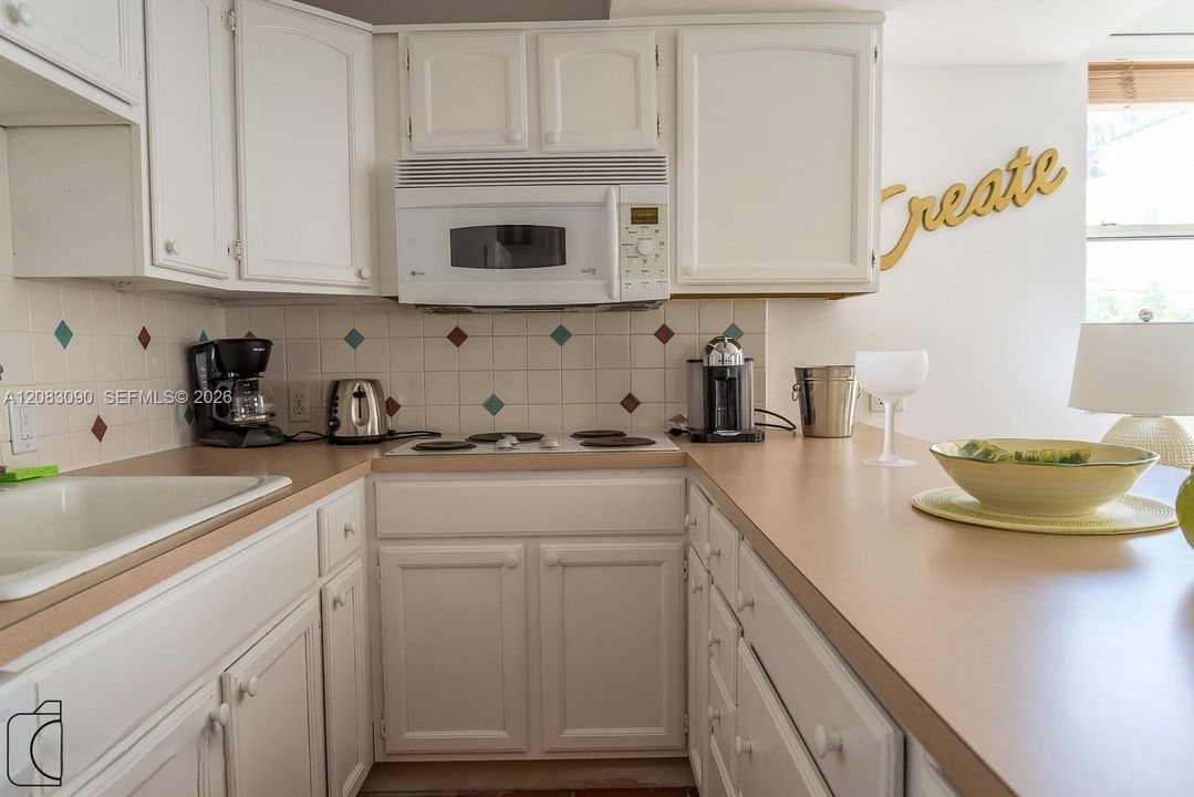 En Venta: $449,000 (1 camas, 1 baños, 675 Pies cuadrados)