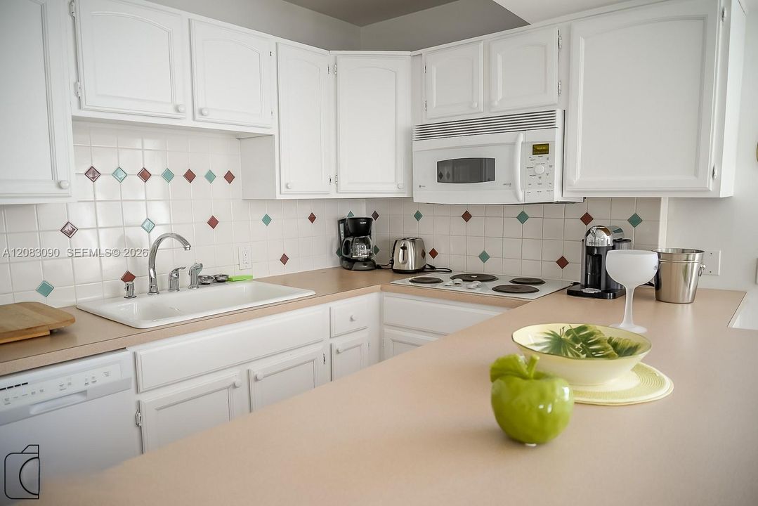 En Venta: $449,000 (1 camas, 1 baños, 675 Pies cuadrados)